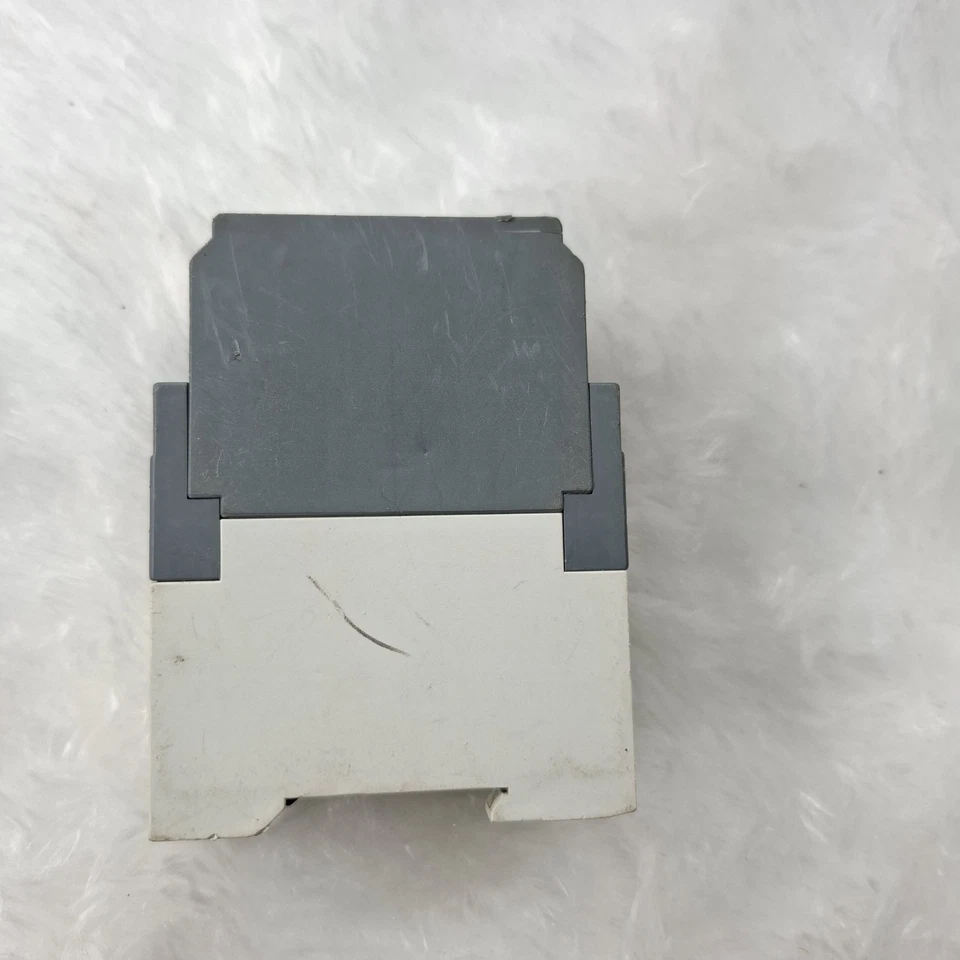 ABB CM-ESN Voltage Monitoring Relay Over/Under Voltage Monitor CMESN Used